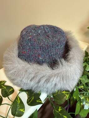 Vintage Hansen Multicolor Knit Faux Fur Trimmed Winter Hat